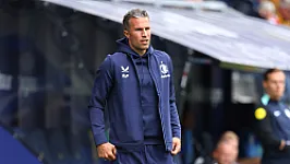 Van Persie aangeslagen na blessure Beelen: 'Dat het er niet goed uit ziet dat spreekt voor zich'