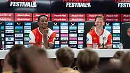 Timber glundert bij Open Dag: 'Dat kan alleen bij Feyenoord'
