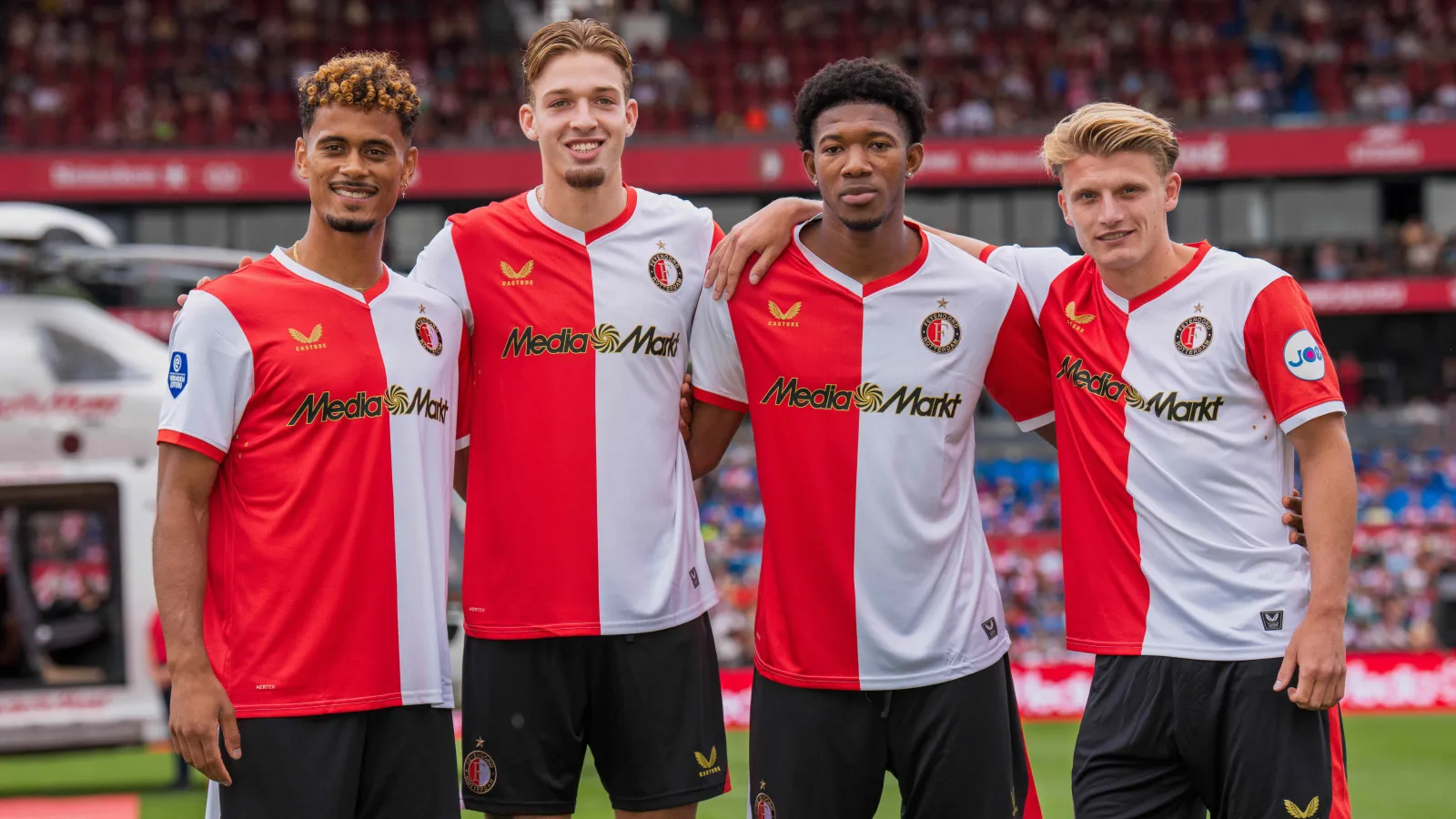 Problemen bij Feyenoord: 'De belangrijkste wedstrijden komen met rasse ...
