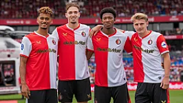 Problemen bij Feyenoord: 'De belangrijkste wedstrijden komen met rasse schreden dichterbij'