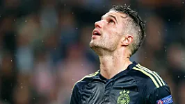Van Persie: 'We hebben werk te doen. Dat is doorgaan naar de play-offs'