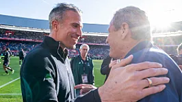 Lof voor Van Persie: 'Dat vind ik ook een karakter'