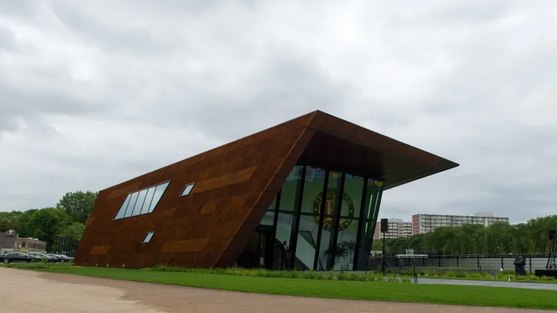 'Malasomma zet zondag handtekening in Rotterdam'