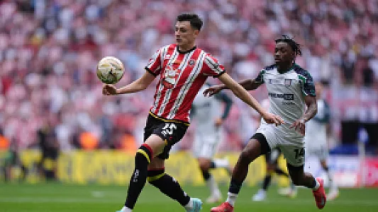 Feyenoord hoopt met hulp van de KNVB Ahmedhodžić speelgerechtigd te krijgen