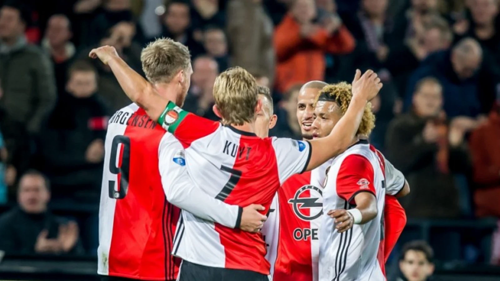 'Vitesse-Feyenoord is een kraker geworden. Blijf daar maar eens rustig onder'
