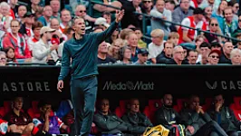Vermoedelijke opstelling: 'Van Persie start direct met nieuwkomer'