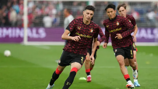 PraatMee | Feyenoord lijkt een prima slag geslagen te hebben met nieuwe centrumverdedigers