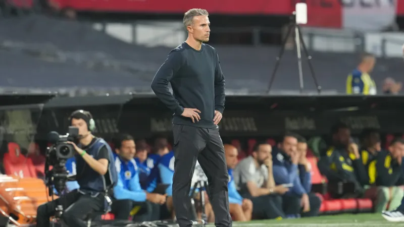 Van Persie komt met update inzetbaarheid Moder: 'Dat is de vraag, maar die kans is niet zo heel groot'