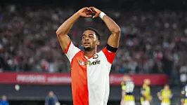 'Feyenoord gaat opnieuw werk maken van contractverlenging Timber'