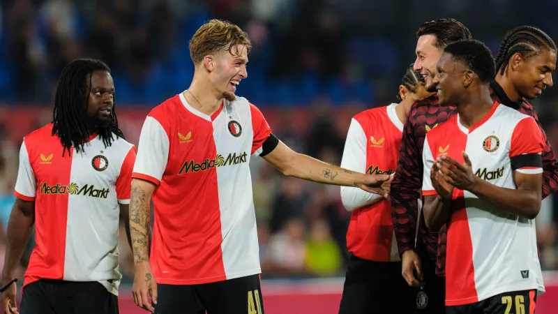 Mossou doet opvallende uitspraak: 'Je bent het een beetje aan je stand verplicht'