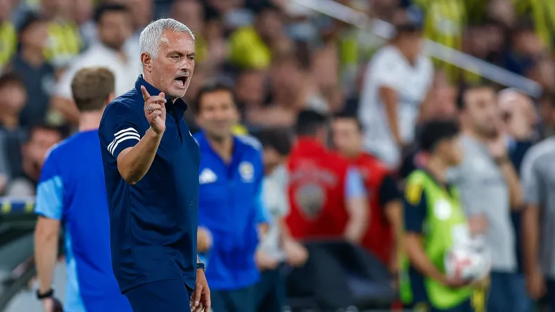 Mourinho: 'Dat ik nu weer van Feyenoord win, is in mijn ogen toeval'