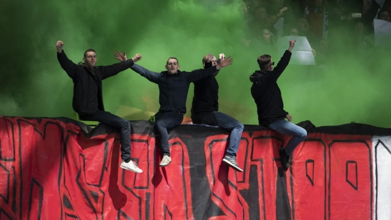 Vitesse start onderzoek naar aanleiding van Feyenoord supporters op thuisvakken