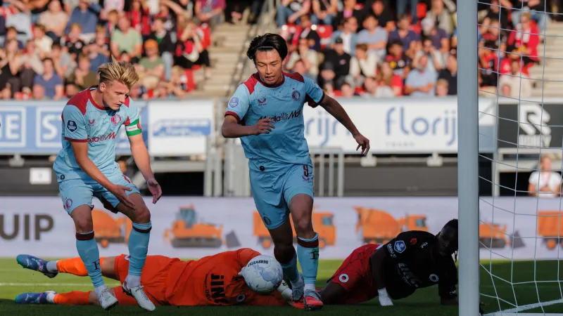 'Feyenoord ziet in spits serieuze optie, Ueda wil niets weten van vertrek'