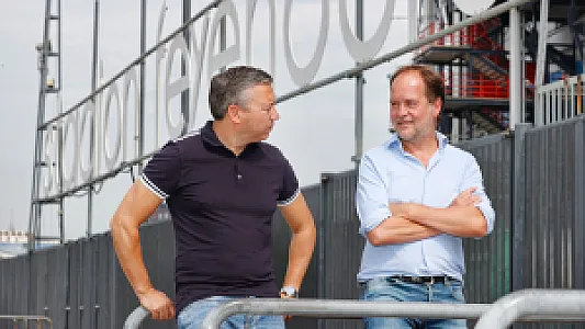'Ik weet eigenlijk nog helemaal niet of Van Persie een goede trainer is'
