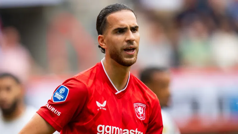 Van twijfel naar vertrouwen: Zerrouki vindt zijn voetbalgeluk terug in Enschede