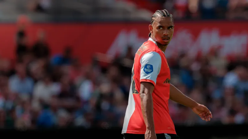 'Geen definitieve transfer Stengs, spitspositie blijft lastig in te vullen'