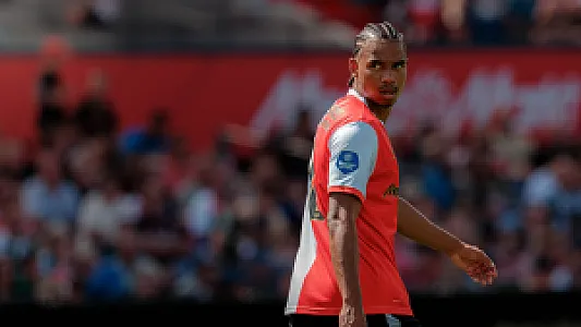 'Geen definitieve transfer Stengs, spitspositie blijft lastig in te vullen'