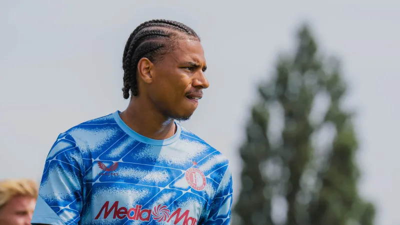 Telegraaf: 'Feyenoord kan zes miljoen krijgen voor Stengs'
