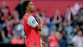 'Feyenoord krijgt onverwachts openingsbod op Timber'