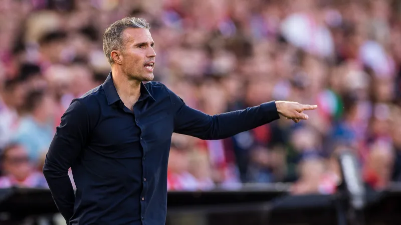 Van Persie hint op speeltijd voor Feyenoord-talent