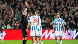 Opmerkelijk | Arbiters eisen hoofdrol en doelpuntenfestijn