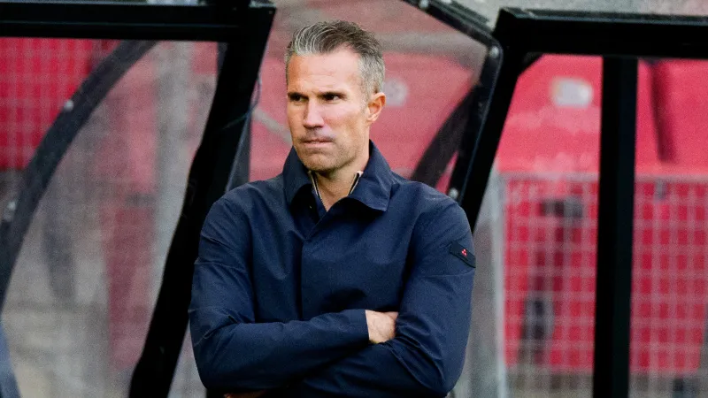 Kritiek op Van Persie: 'Zijn wissels vielen niet goed uit'
