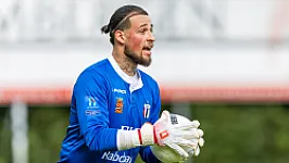 'Als kind kwam ik al in de Kuip en ik heb het clublogo op mijn pols getatoeëerd'