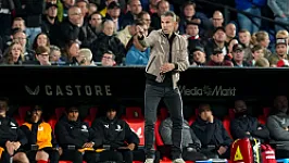 Verbazing over onlogisch besluit: 'Dat vindt Van Persie dan niet noodzakelijk'