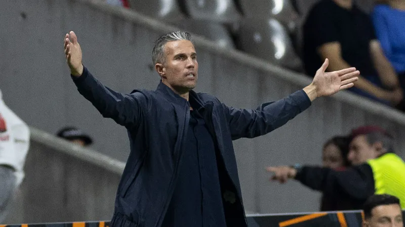 De kranten | Nederlaag toe te rekenen aan Van Persie