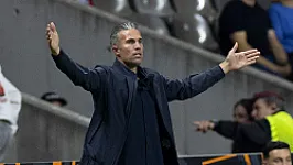 De kranten | Nederlaag toe te rekenen aan Van Persie