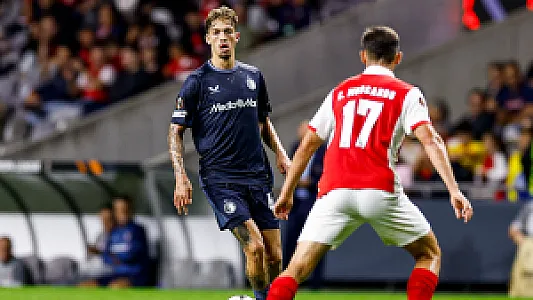 PraatMee | Moet Feyenoord evenveel prioriteit geven aan de Europa League als aan de Eredivisie?
