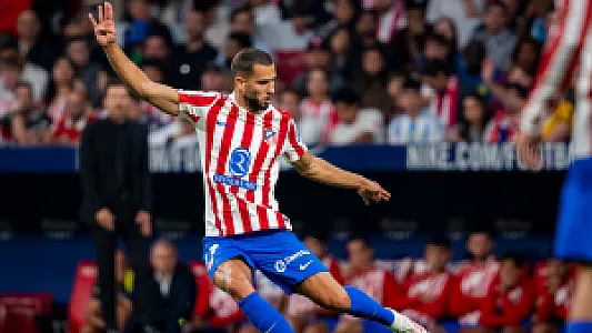Hancko klaar voor de derby en benoemt iemand in het bijzonder: 'Hij is altijd erg intens'