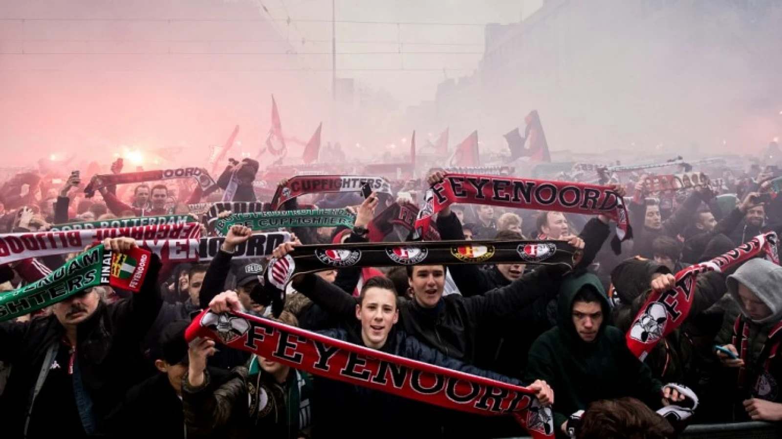 Gemeente Rotterdam houdt persconferentie over huldiging van Feyenoord