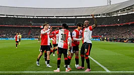 STAND | Feyenoord blijft op drie punten voorsprong van PSV