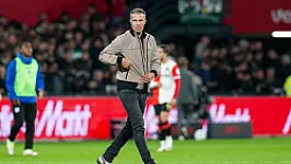 OPSTELLING | Van Persie geeft kans aan veel jonge talenten