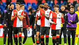 Lofzang voor Van Persie: 'Iedereen weet dat hij een grote legende is in het voetbal'