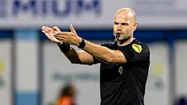 Rob Dieperink fluit Heracles Almelo - Feyenoord