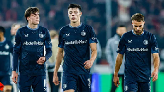 STAND | Feyenoord daalt op ranglijst en staat in onderste regionen