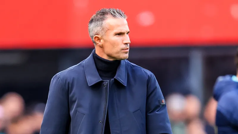 OPSTELLING | Van Persie geeft opnieuw basisplaats aan Larin