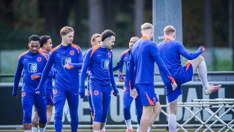 OPSTELLING | Valente en Timber beginnen op de bank bij het Nederlands Elftal