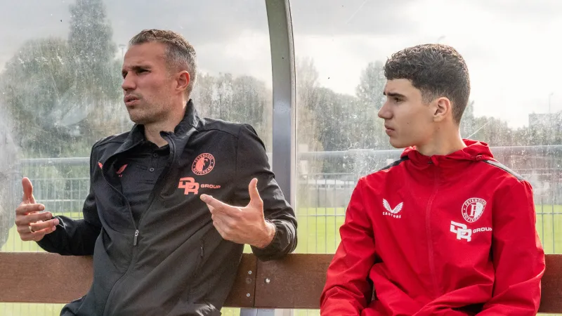 'Van Persie en Ouarghi sluiten morgen aan bij wedstrijdselectie'
