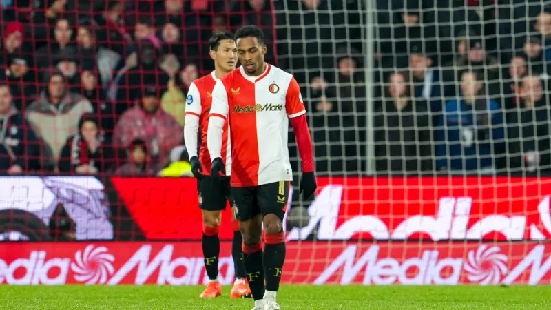 STAND | Feyenoord ziet koploper PSV verder uitlopen