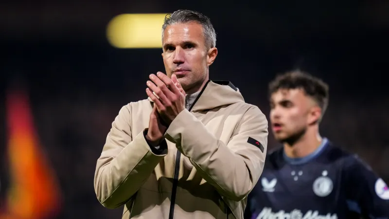 OPSTELLING | Van Persie kiest weer voor Timber, Steijn op de bank