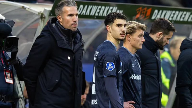 'Van Persie is alleen maar bezig om zijn zoontje te laten invallen'