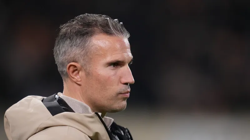 Van Persie geeft update over inzetbaarheid spelers en noemt nieuw blessure geval