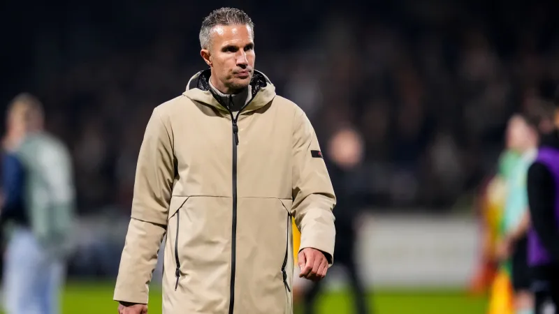 Van Persie geeft update over uitvallen Steijn en Watanabe, en wissel Ahmedhodžić