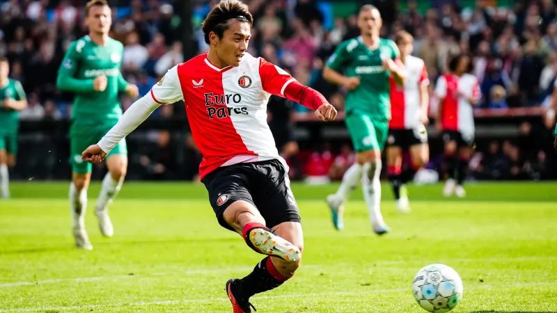 Opmerkelijk | Vier rode kaarten en vier goals voor Ueda