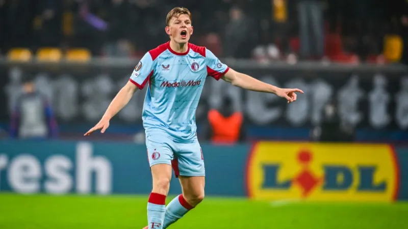 Plug: 'Zij maken die goals en ze klappen er overheen'
