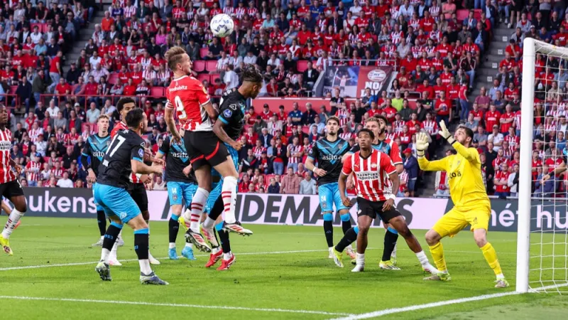 EREDIVISIE | PEC Zwolle wint in eigen huis