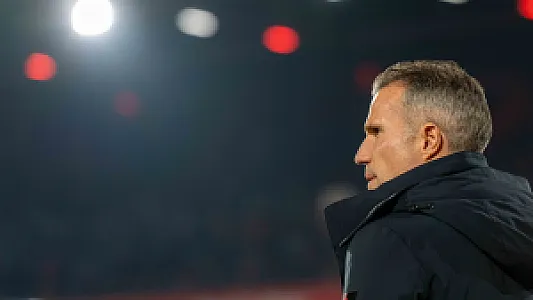 'Feyenoord moet nu bepalen of Robin van Persie nog de juiste trainer is'